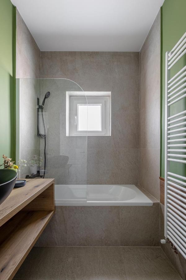 Apartamento Holt - Dolce In Napoli Bucarest Exterior foto